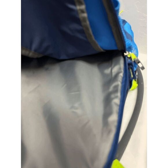 Ozark‎ Trail 13 Ltr Larimore Hydration Pack with 2-Liter Reservoir, Blue - Picture 3 of 7